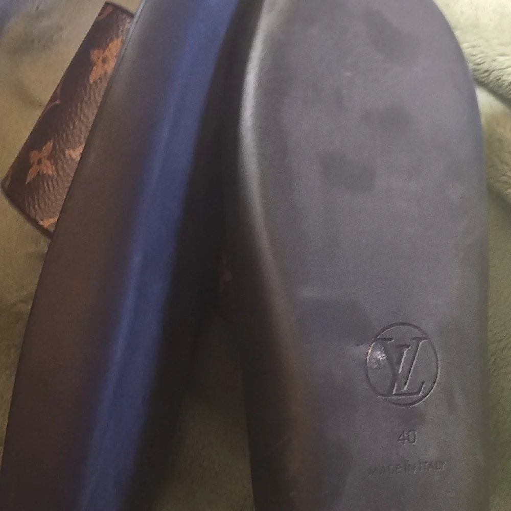 Louis Vuitton Monogram Slide Sandals- Authentic! - Picture 3 of 4